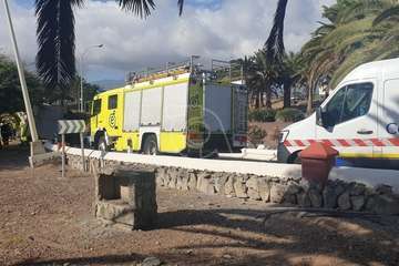 Un camión vuelca en el acceso a Telde desde la GC-1/TA.